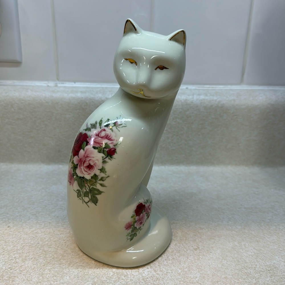 Formalities Victorian Rose Cat by Baum Brothers Pink and Red Rose